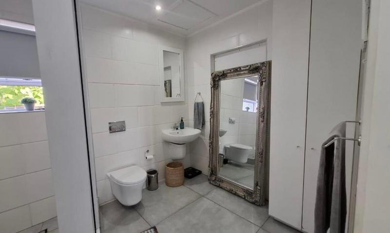 4 Bedroom Property for Sale in Santos Bay Western Cape